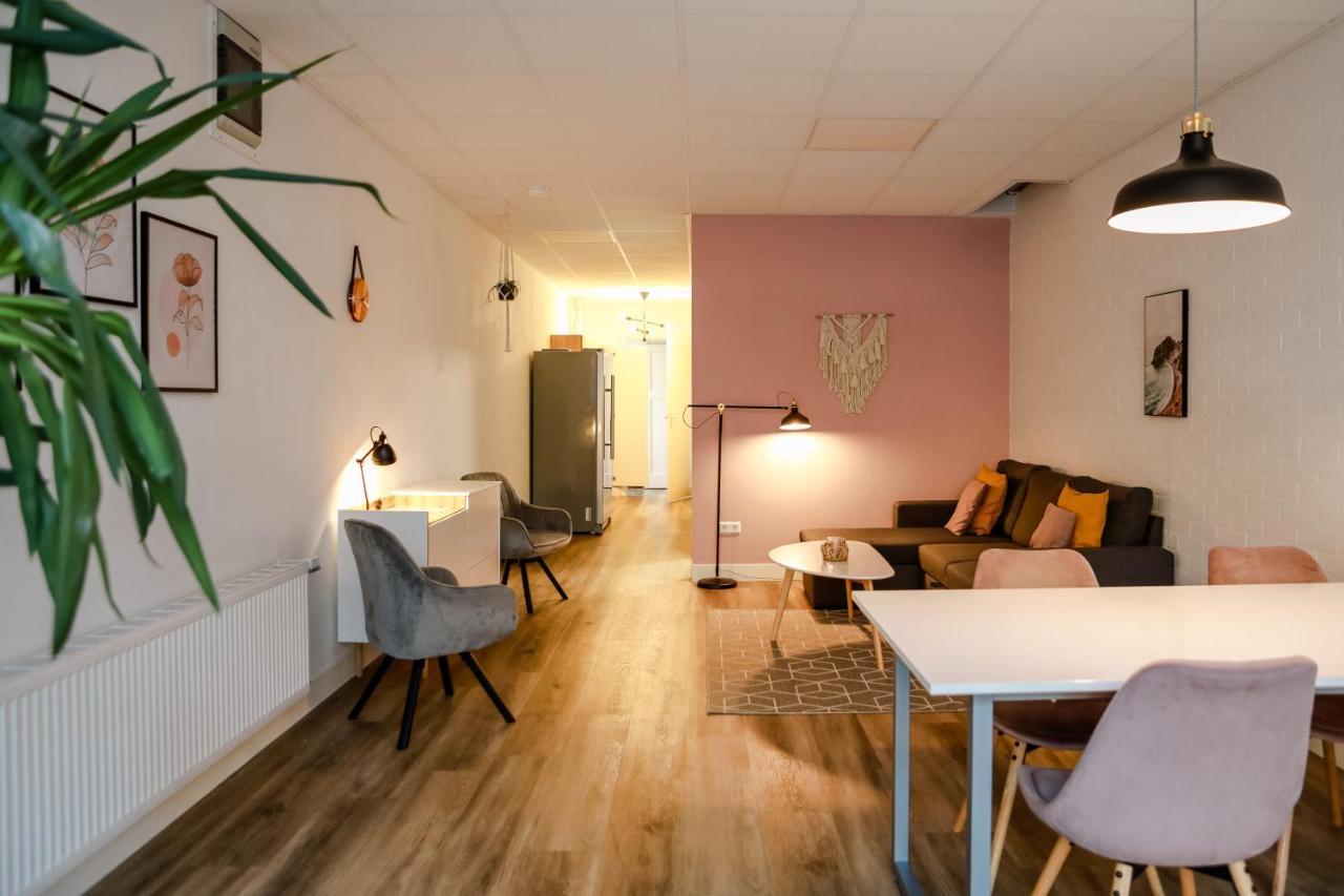 Ruim Appartement In Centrum Yerseke Esterno foto